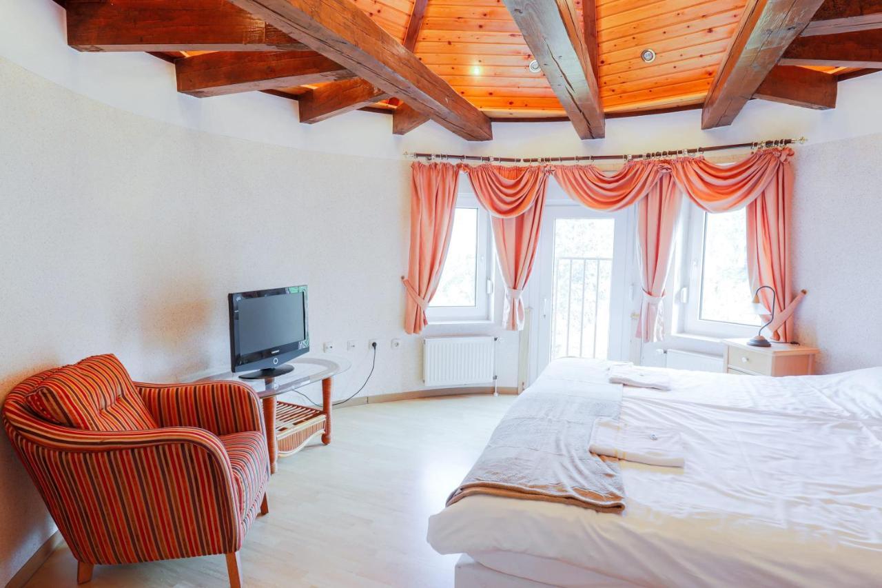 Boutique Hotel Auerhahn - 奎德林堡 外观 照片
